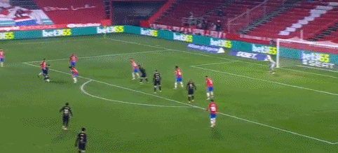 这球员的弹跳太夸张了