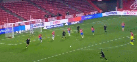 德扑读牌：频繁过牌背后的范围收缩。（德扑读牌：频繁过牌反映的范围收紧）