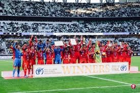 湖人伤病报告：詹姆斯出战成疑，东契奇不在内，斯玛特缺席