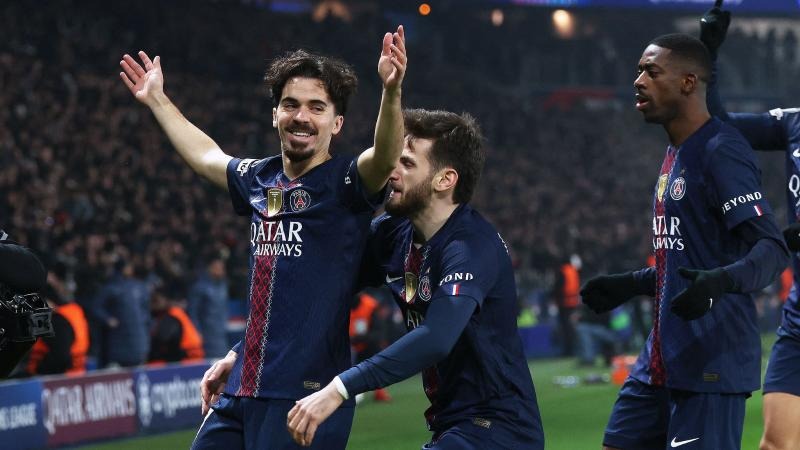 攻防一体！切特半场三分3中3轰13分5板3盖帽